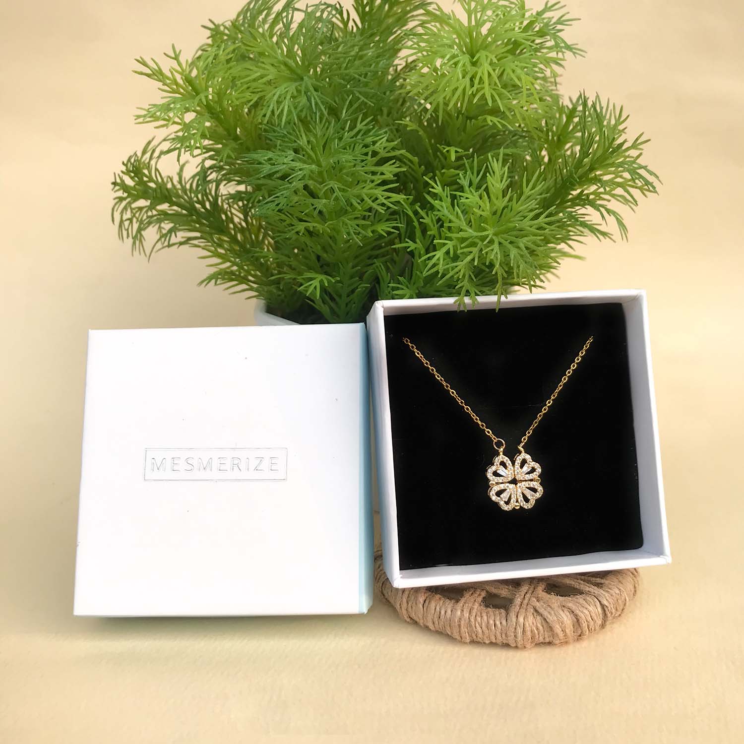 Magnetic Clover Heart Necklace - Image 12