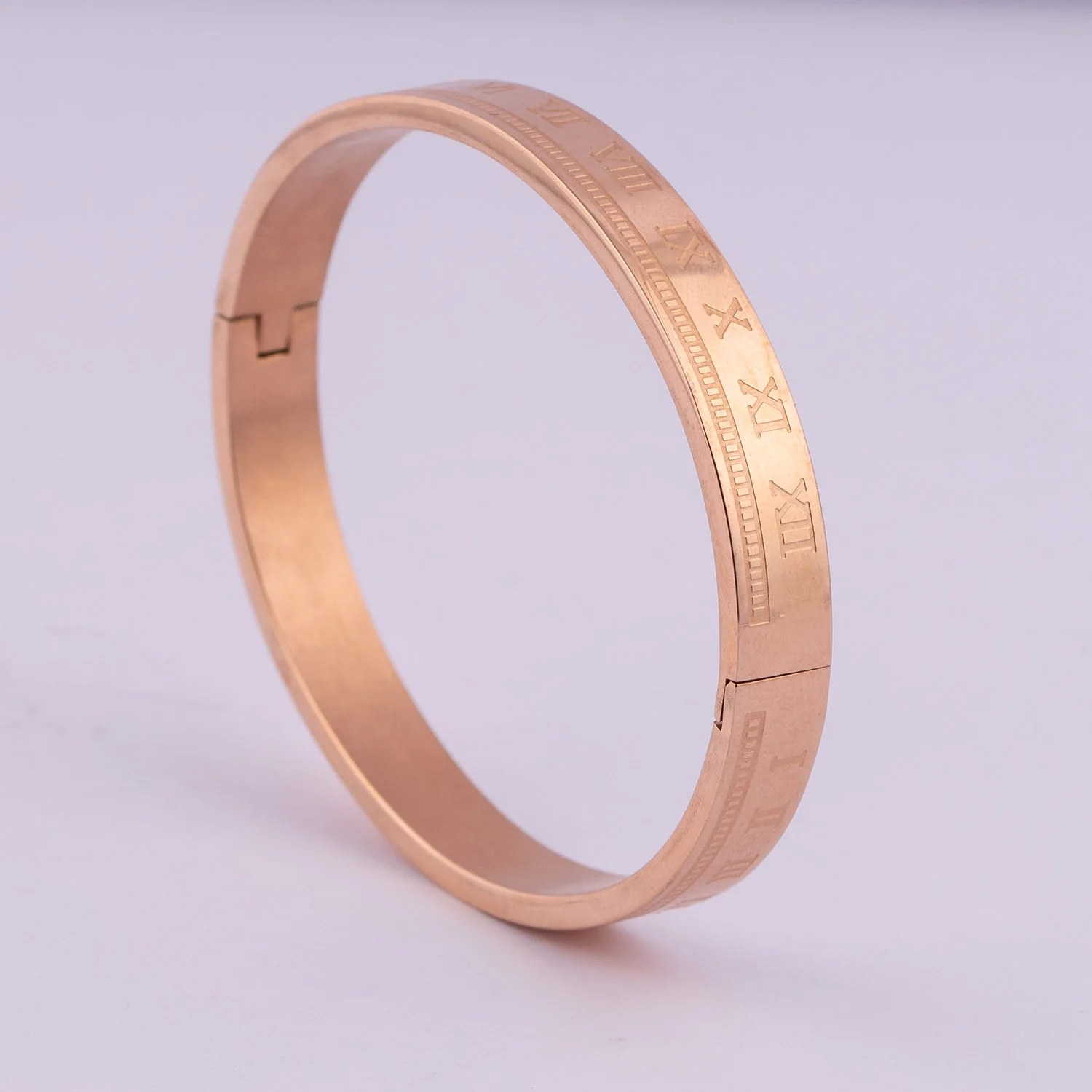 Lucius Oval Kada Bracelet - Image 10