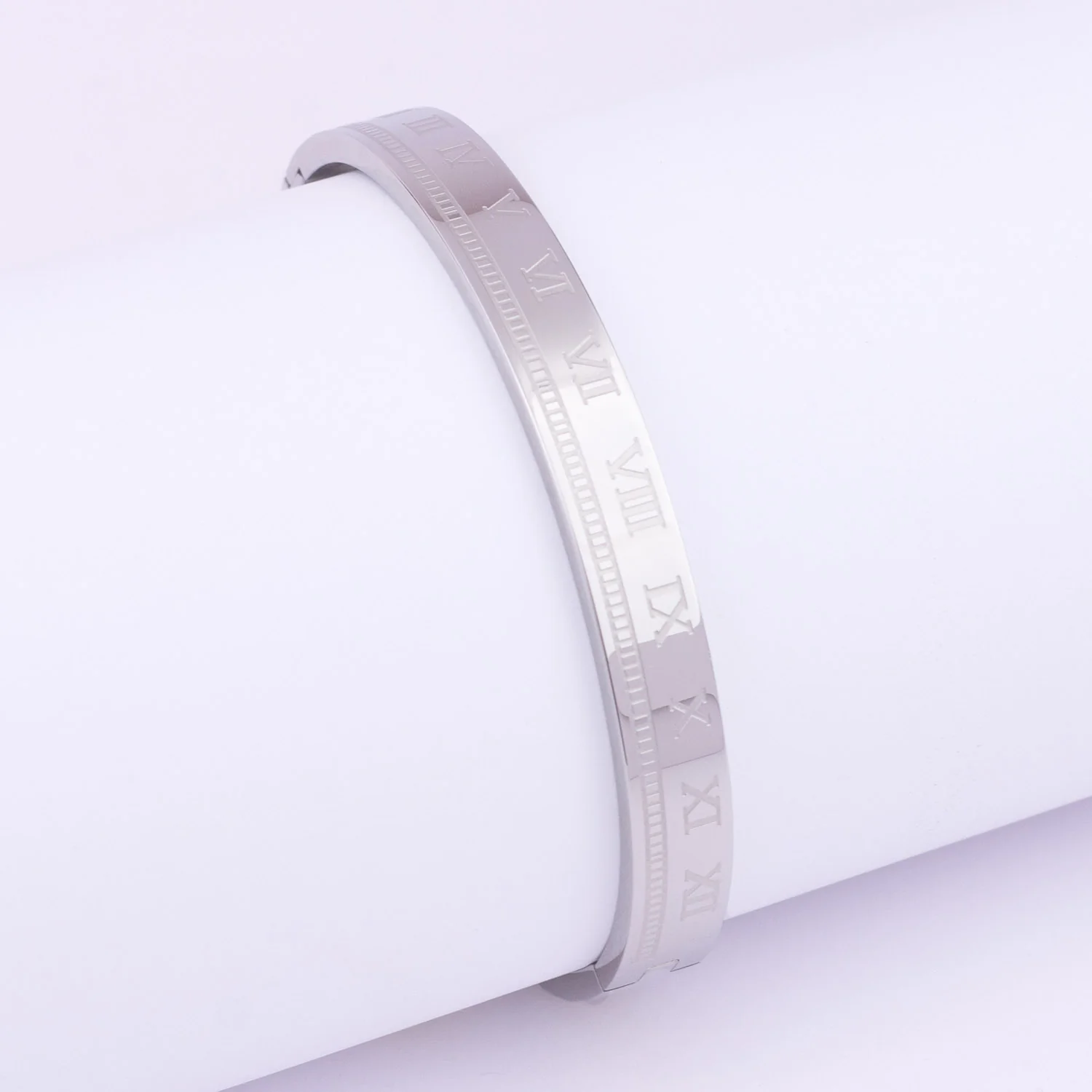Lucius Oval Kada Bracelet - Image 3